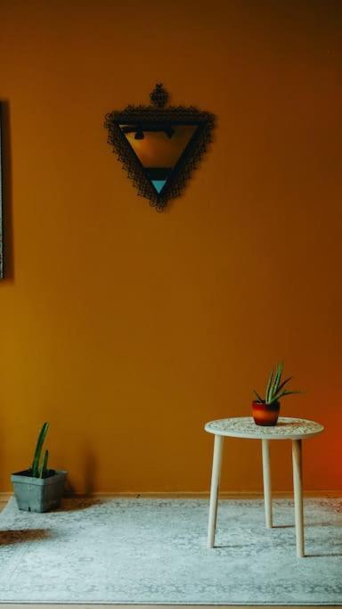 Sahara With Shared Bathroom In Centre Apartment Pressburg